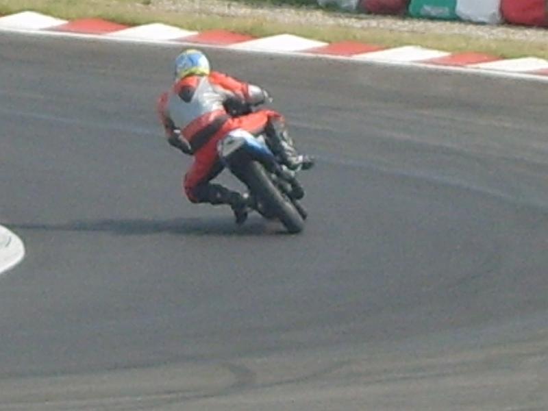 S8000469.JPG